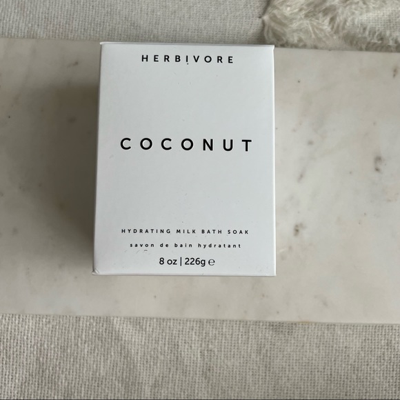Herbivore coconut hydrating milk bath soak - Picture 5 of 16